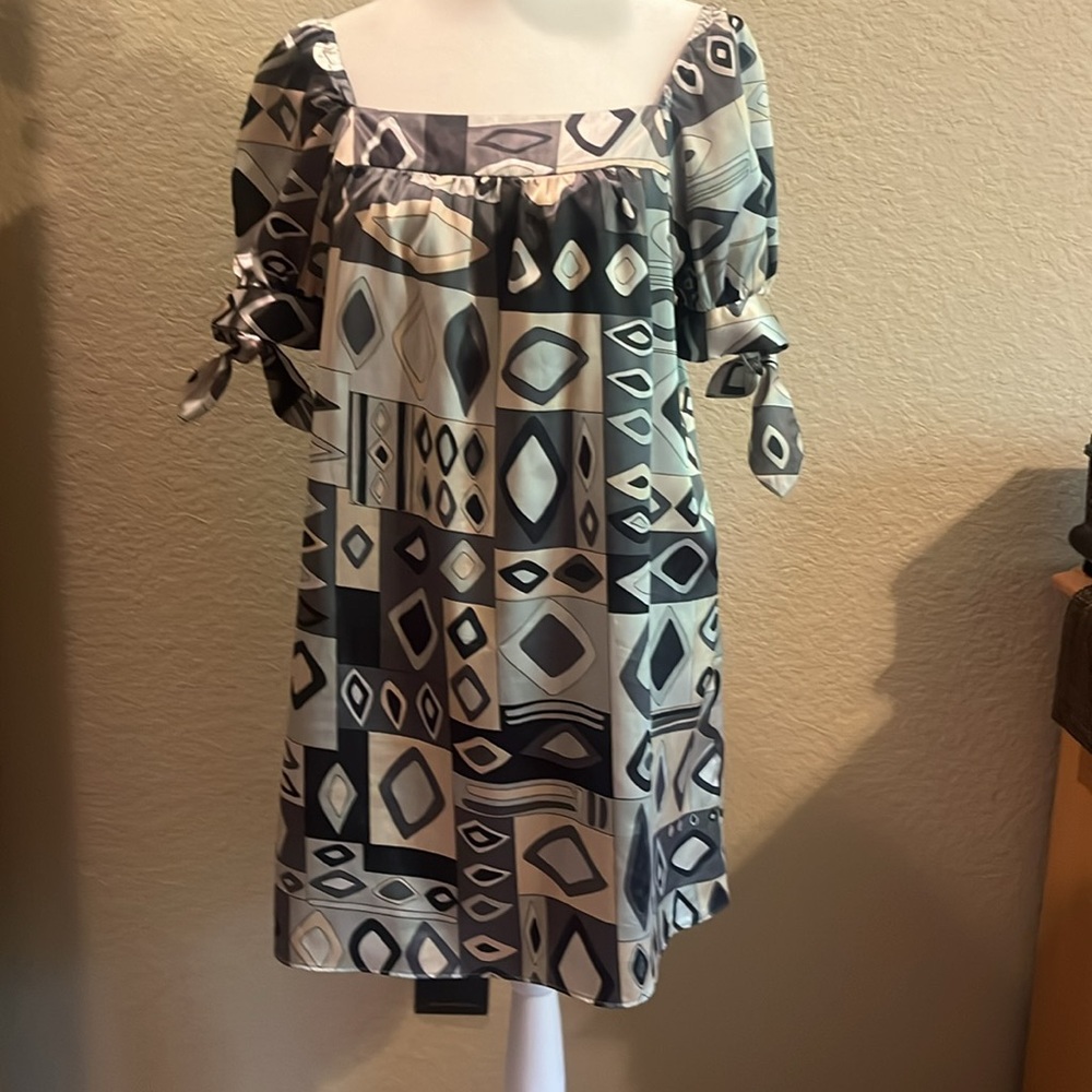 Carole Little gray geometric mini dress.EUC
